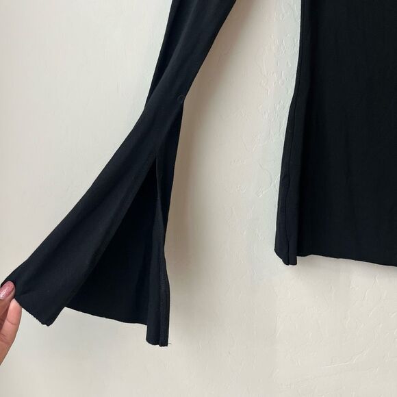 Revolve Manuri Top Black Sandy Asymmetric Cut Out Flare Sleeve Long Blouse Sz XS - Picture 5 of 10